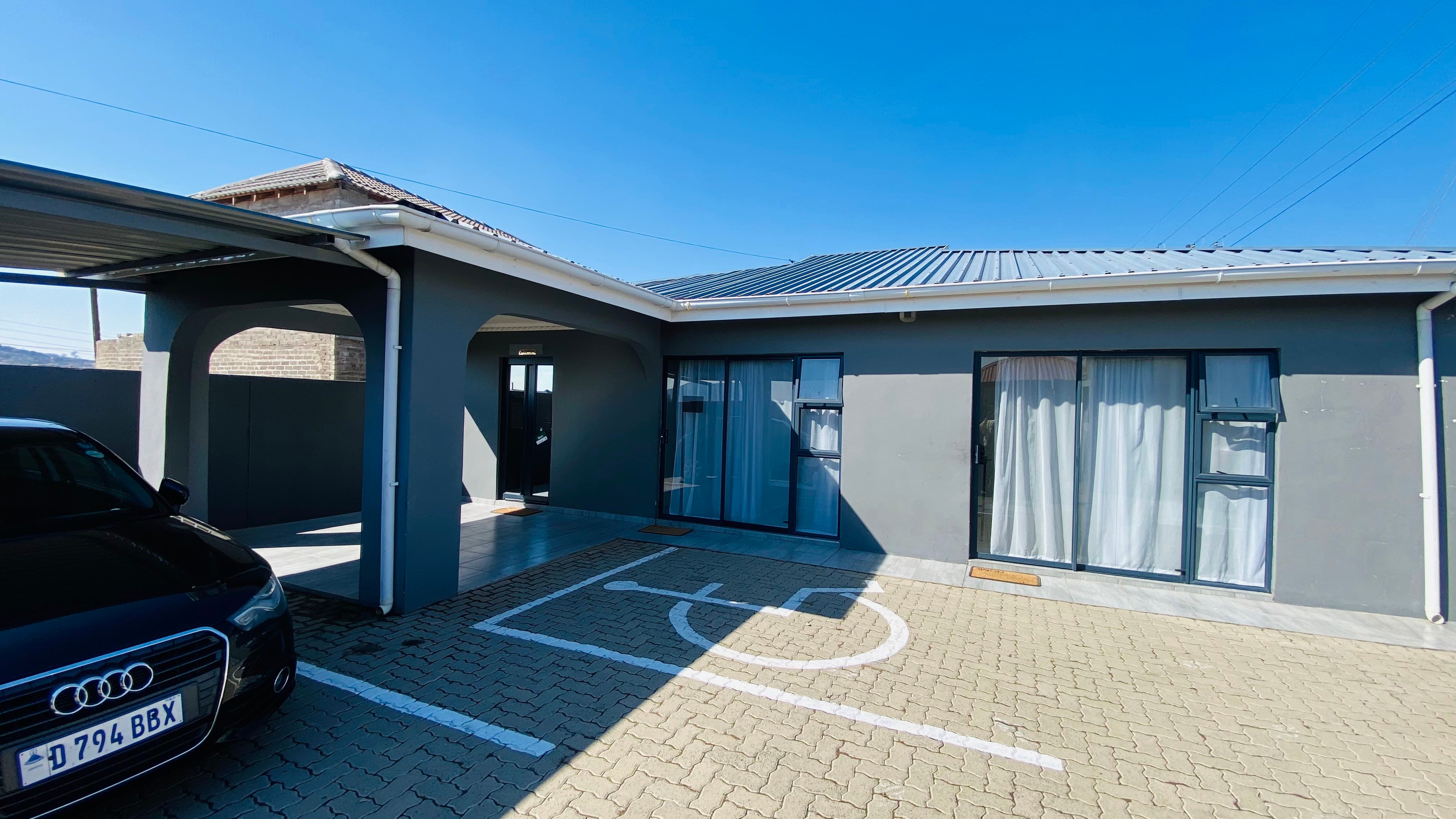 Blue Horizon Gallery Image 15